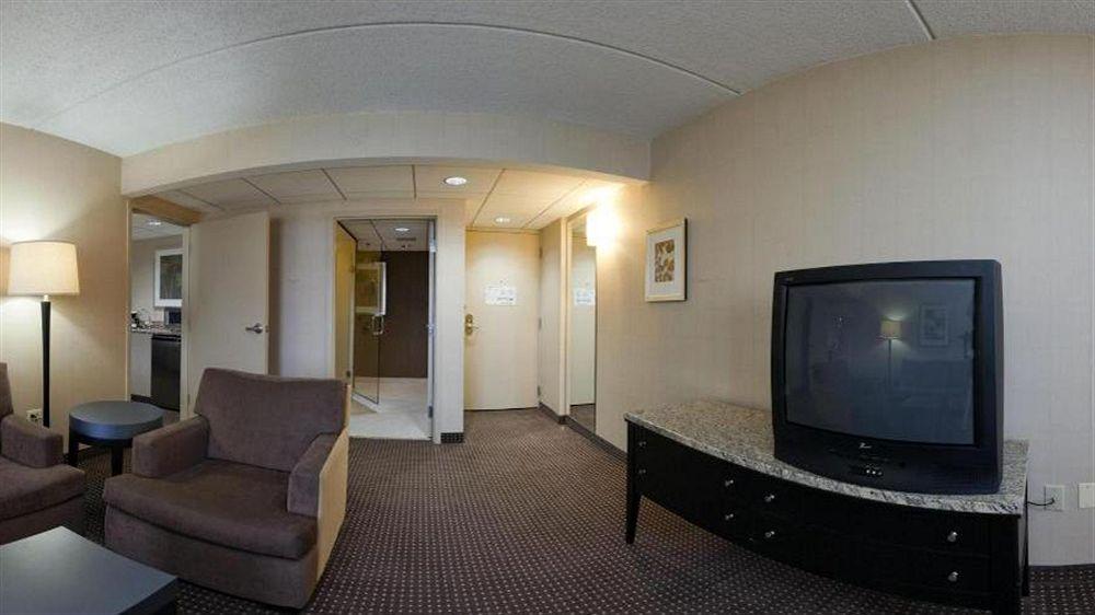 Holiday Inn Express Chicago-Palatine/North Arlington Heights Exterior photo