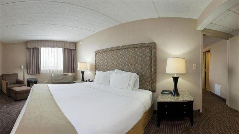 Holiday Inn Express Chicago-Palatine/North Arlington Heights Exterior photo