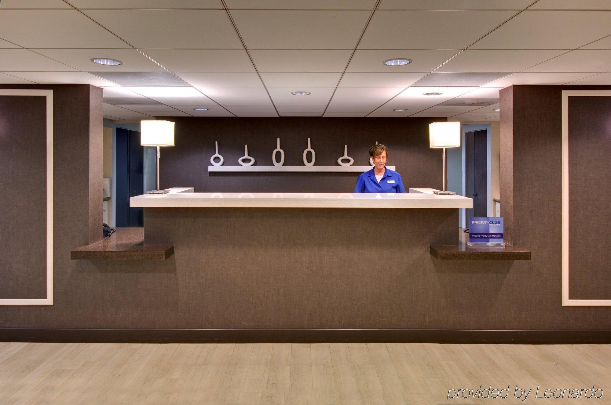 Holiday Inn Express Chicago-Palatine/North Arlington Heights Interior photo