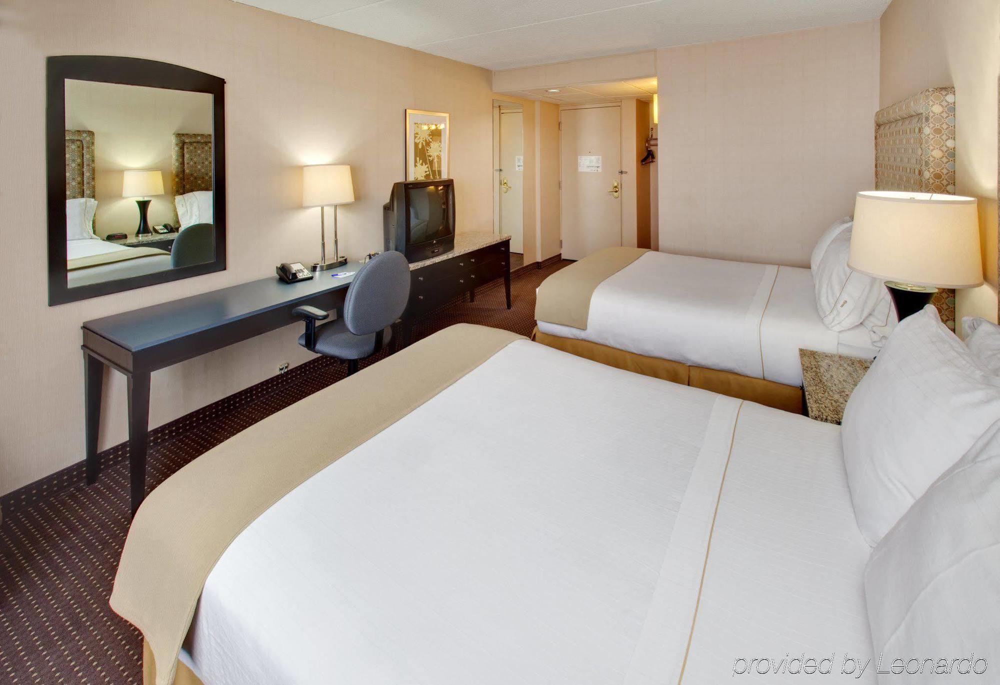 Holiday Inn Express Chicago-Palatine/North Arlington Heights Exterior photo