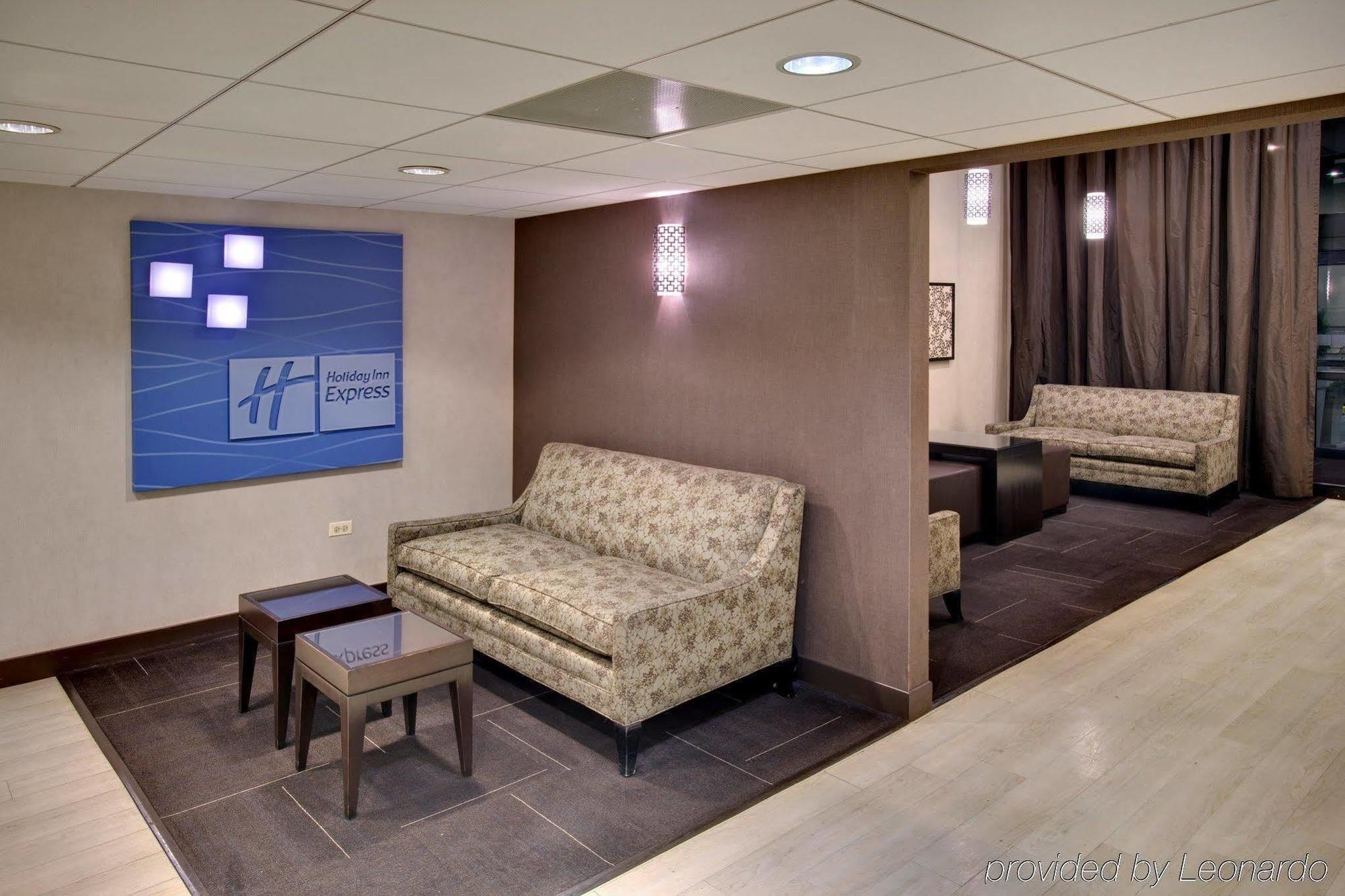 Holiday Inn Express Chicago-Palatine/North Arlington Heights Exterior photo