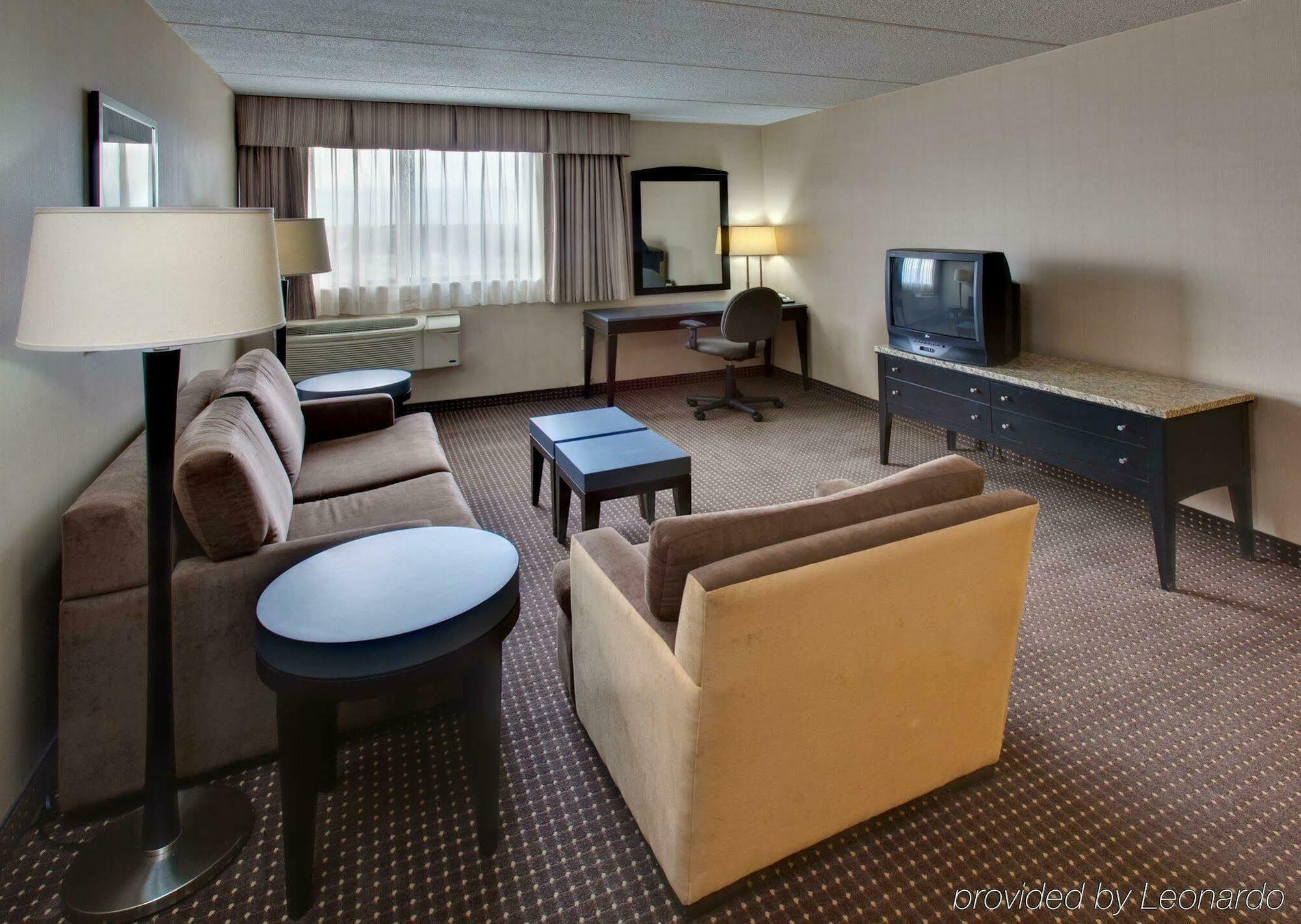 Holiday Inn Express Chicago-Palatine/North Arlington Heights Exterior photo